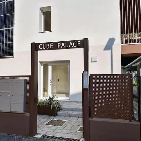 A Due Passi Dal Mare-cube Palace Apartamento *
