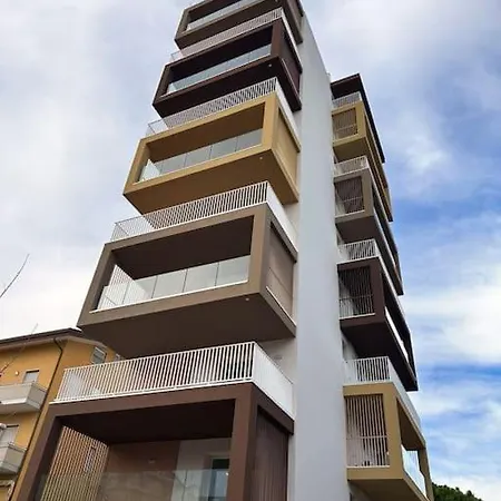 A Due Passi Dal Mare-cube Palace Apartment